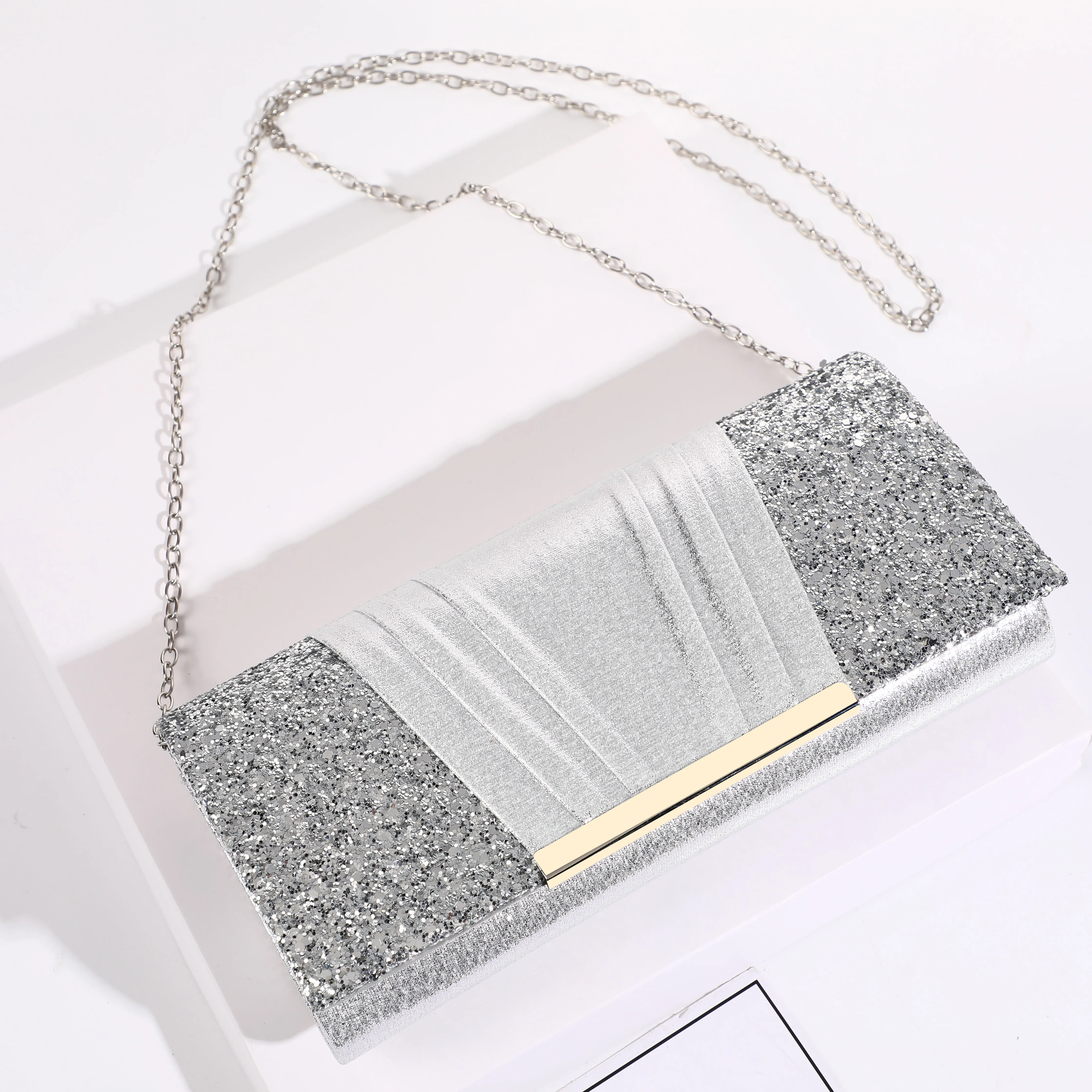 New European and American Shiny Dinner Bag Fashion Splicing Evening Dress Bag Metal Chain Shoulder Bag Bridesmaid Storage Bag