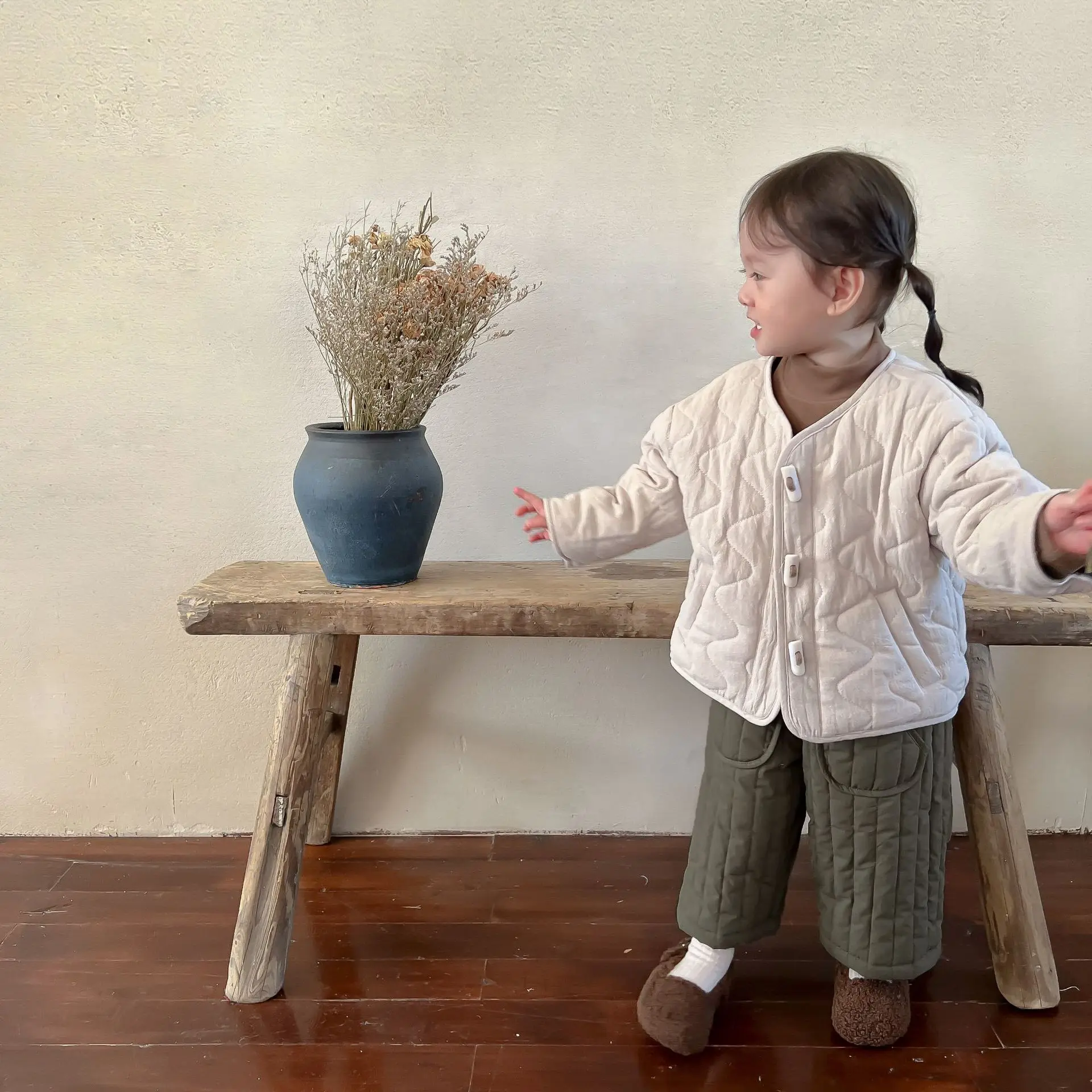 Pantalones gruesos de algodón de felpa para niños, ropa informal de Color sólido, Corea, invierno, 2024