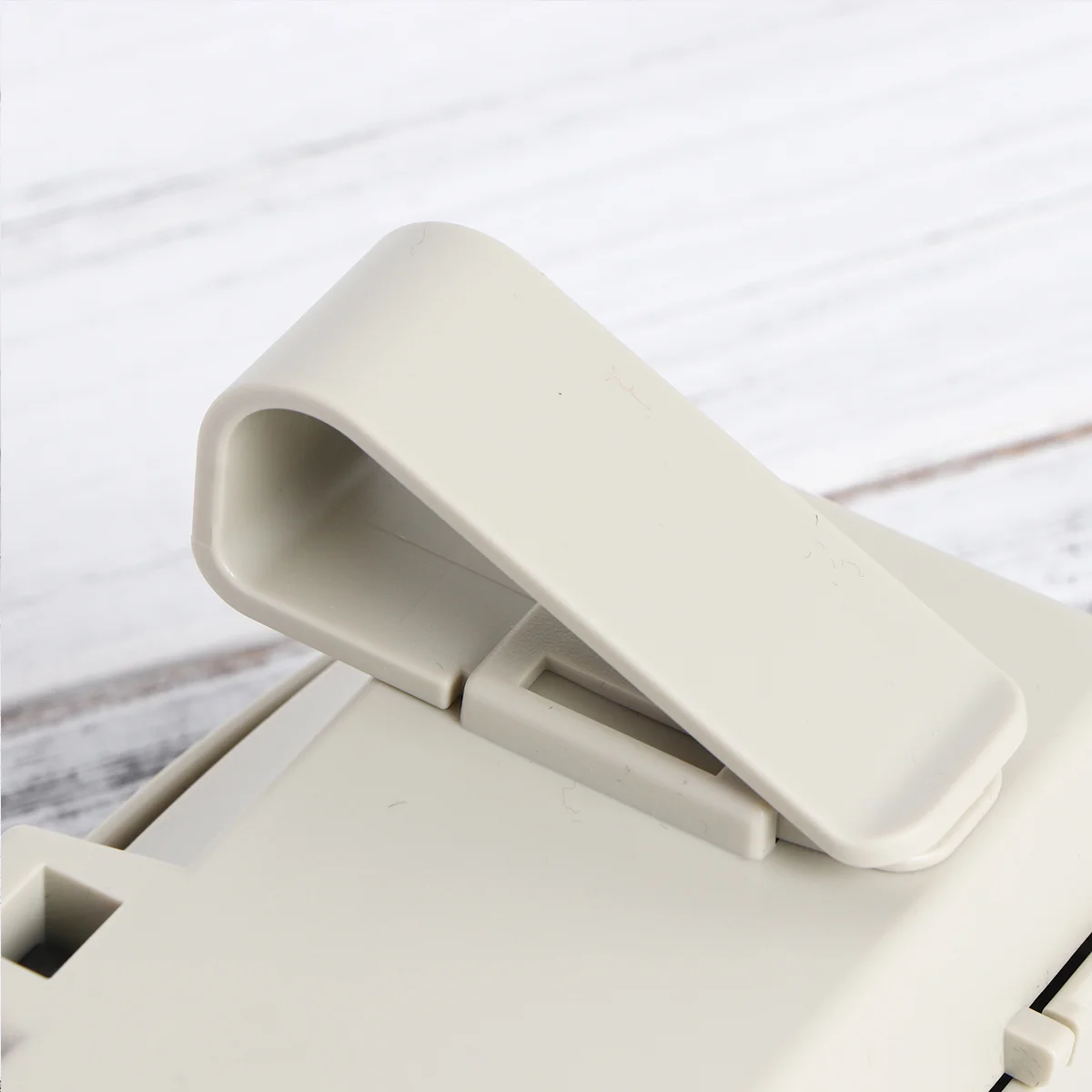 

Car Sunglasses Holder Case Grey Abs Plastic Wear Resistant Sun Visor Clip For Driving Hands-Free Storage Box Sponge Cushion