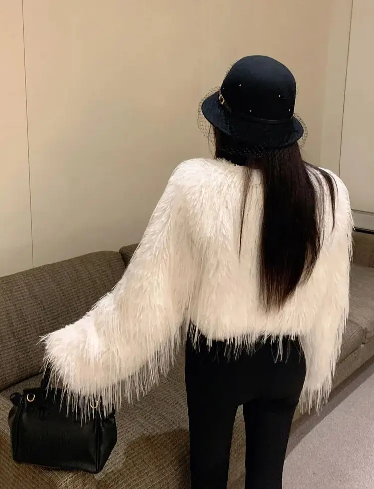 Poespas Dames Korte Harige Nepbont Cropped Jas Winter Kraagloze Luxe Pluizige Imitatie Bontjas Mode Kwastjes Bovenkleding