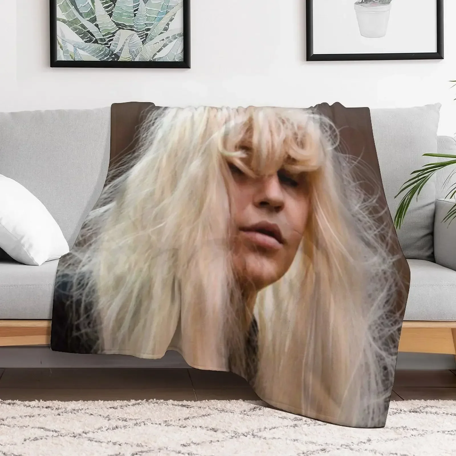 

Amanda Bynes in Court Throw Blanket Thins Tourist Blankets Giant Sofa Vintage Blankets