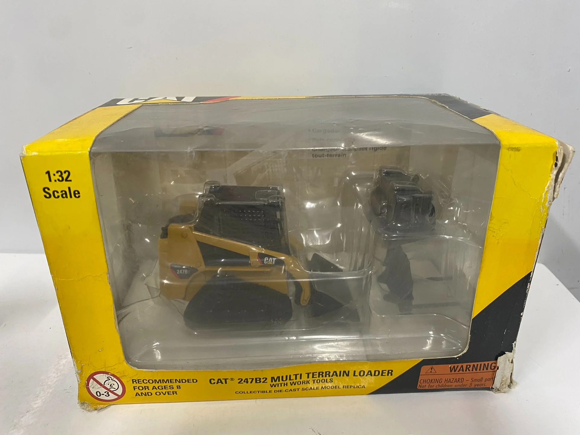 

Old Box Diecast CAT 1/32 Scale Caterpillar 247B2 Skid Loader Alloy Car Model Collectible Toy Gift Souvenir Display Ornament