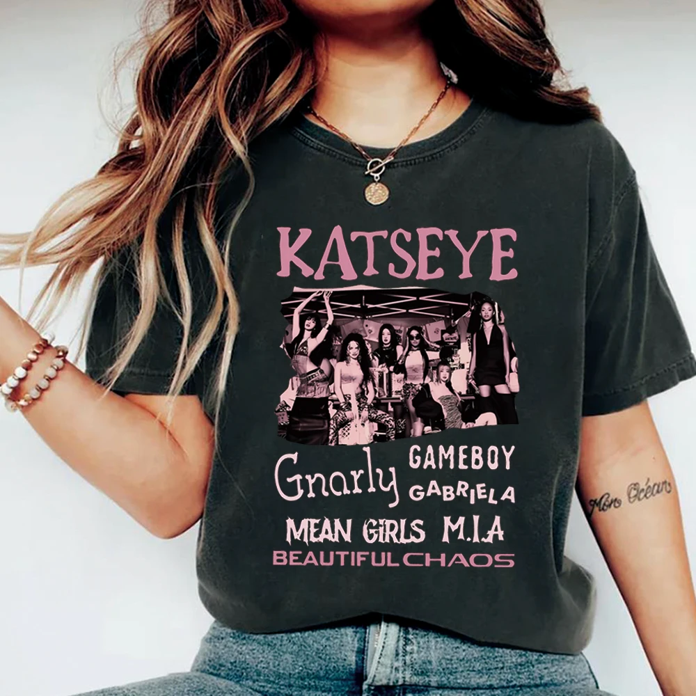

Katseye Music T-shirt Vintage Katseye Kpop Graphic Tshirt Beautiful Chaos Tshirt Retro Kpop Shirts Unisex Short Sleeves Tops