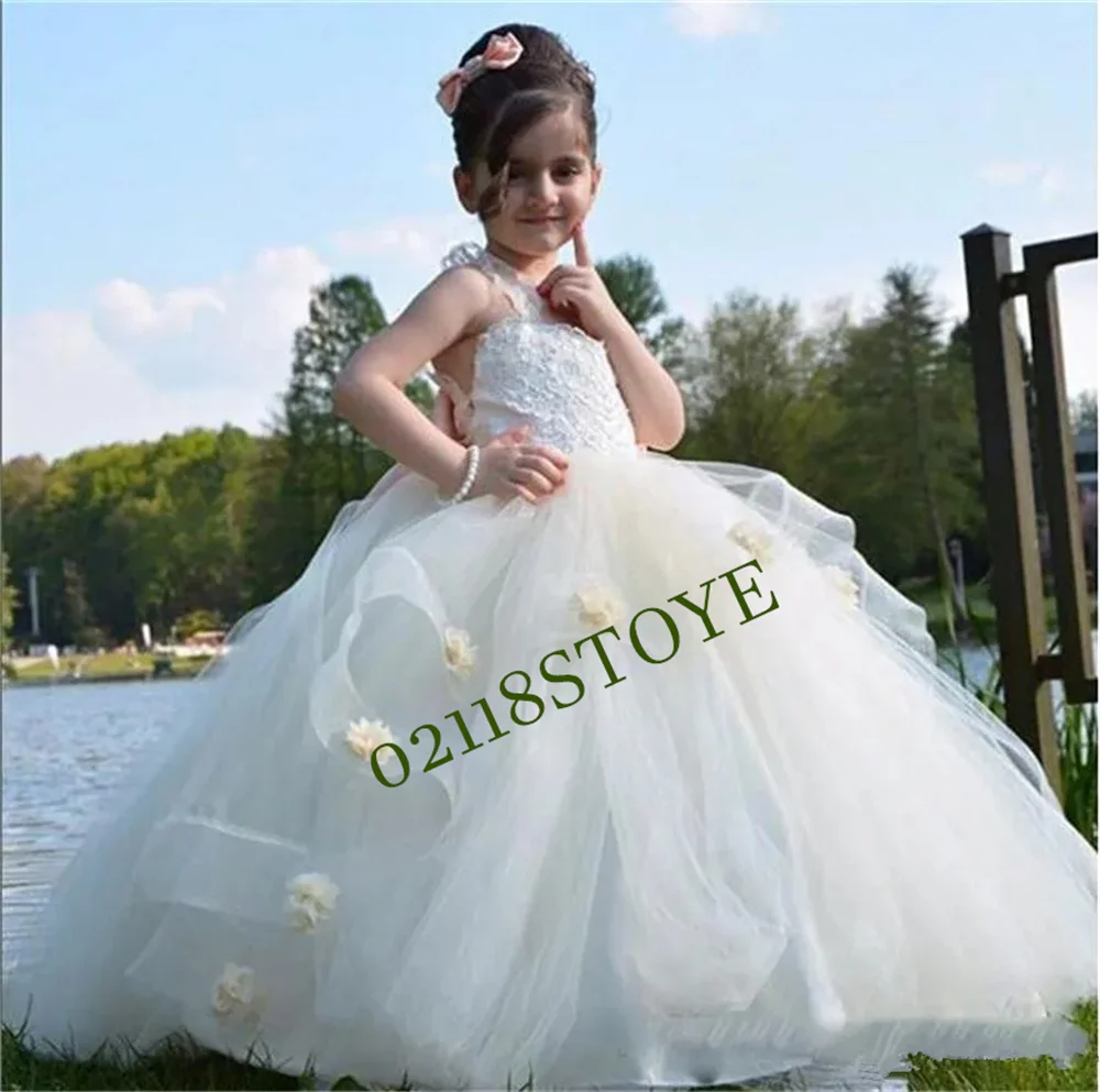 

Simple Sleeveless Wedding Flower Girls Dresses Appliqué Lace Gown Floor Length First Communion Princess Fluffy Birthday Dresses