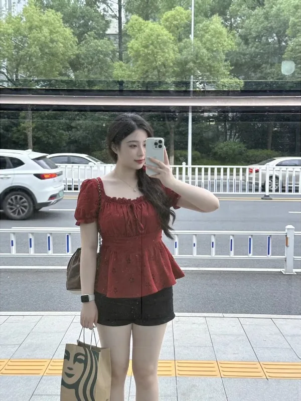 

Ретро-рубашка с квадратным воротником и коротким рукавом, женская летняя блузка больших размеров, стройнящий дизайн, элегантный топ с поясом, корейский стиль, для повседневной носки.