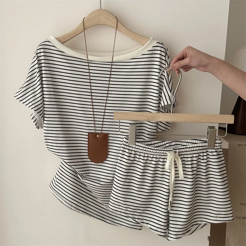 

Striped Short Sleeve Shorts Two-piece Set Women Summer Shorts High Waist Shorts Clothes Ladies Short Pants Fashion 2 Piece Sets