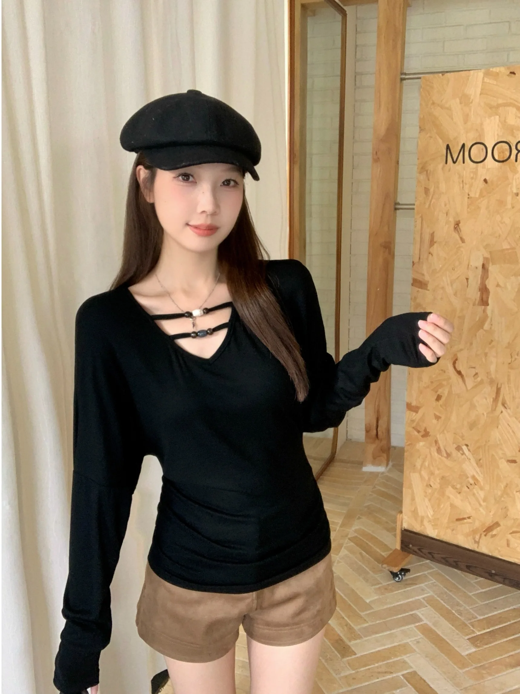 

Женская футболка больших размеров с V-образным вырезом, расшитая бисером, с длинным рукавом, осенне-зимняя, новая модель, с завышенной талией, плиссированная, шикарный топ, модный повседневный стиль