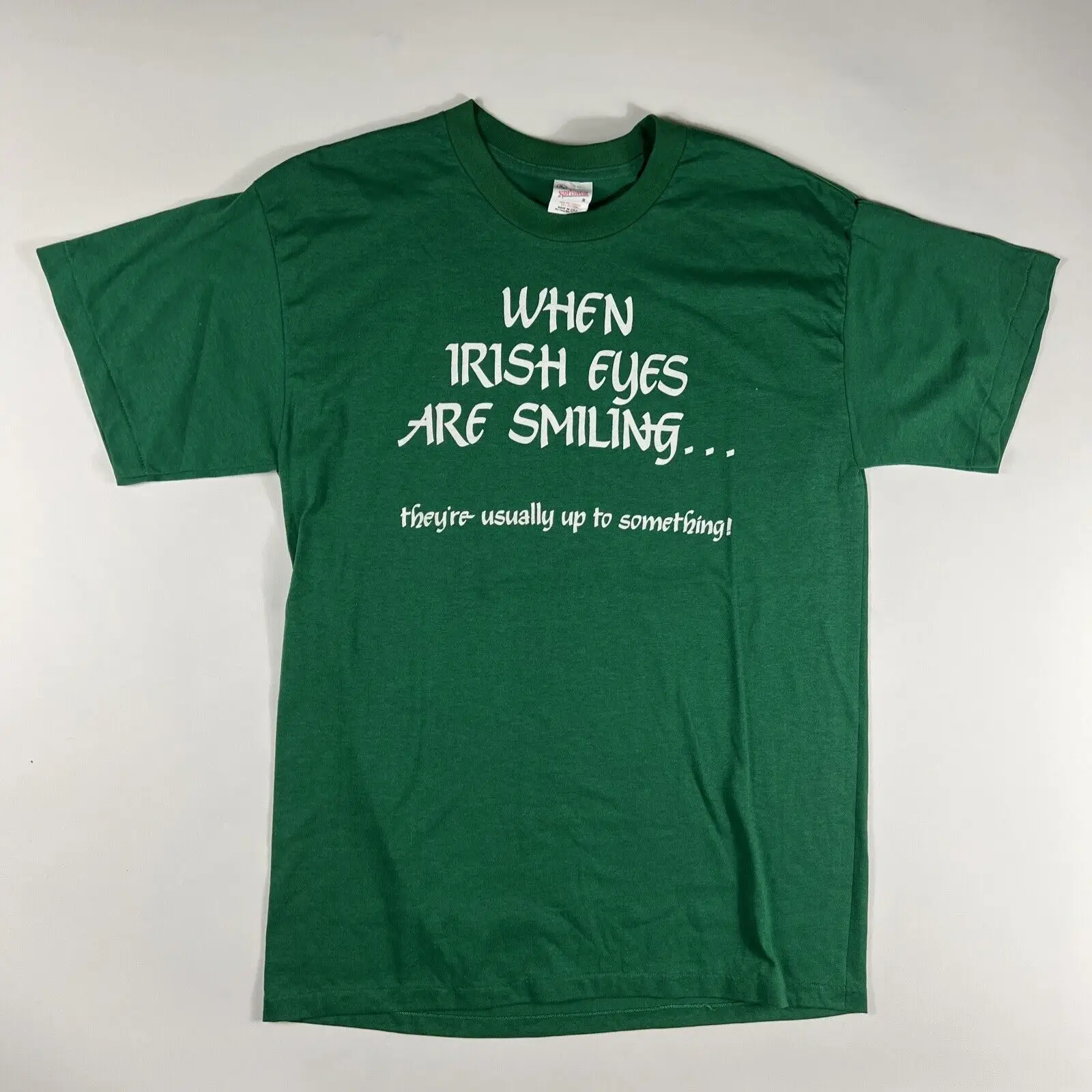 בציר כאשר העיניים האירוניות מחייכות t חולצה xl הם בדרך כלל עד משהו