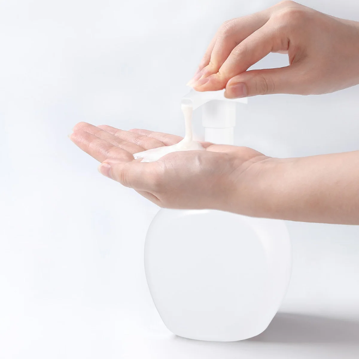 2 個 300 ミリリットル発泡ボトルディスペンサー再利用可能なペットポンプ容器シャンプーボディウォッシュ洗顔料ポータブル詰め替え旅行用