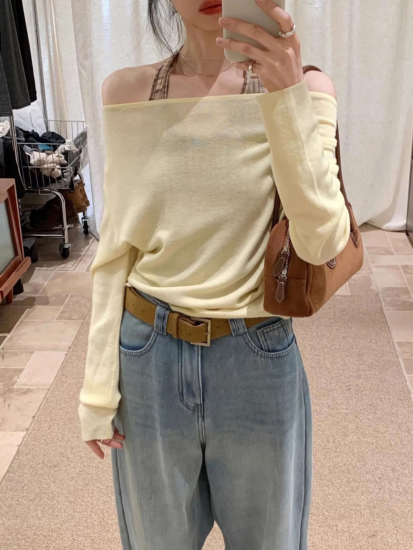 

Korean Sle Yellow Off-oulder Knitted Top Women's Loose Fit Pure Desire Sle Slimming Top Spring 2026 New Arrival