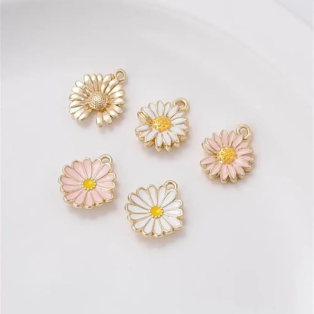 14K Gold Drop Oil Small Daisy Pendant White Pink Chrysanthemum Pendant DIY Bracelet Necklace Jewelry Charms Pendant K578