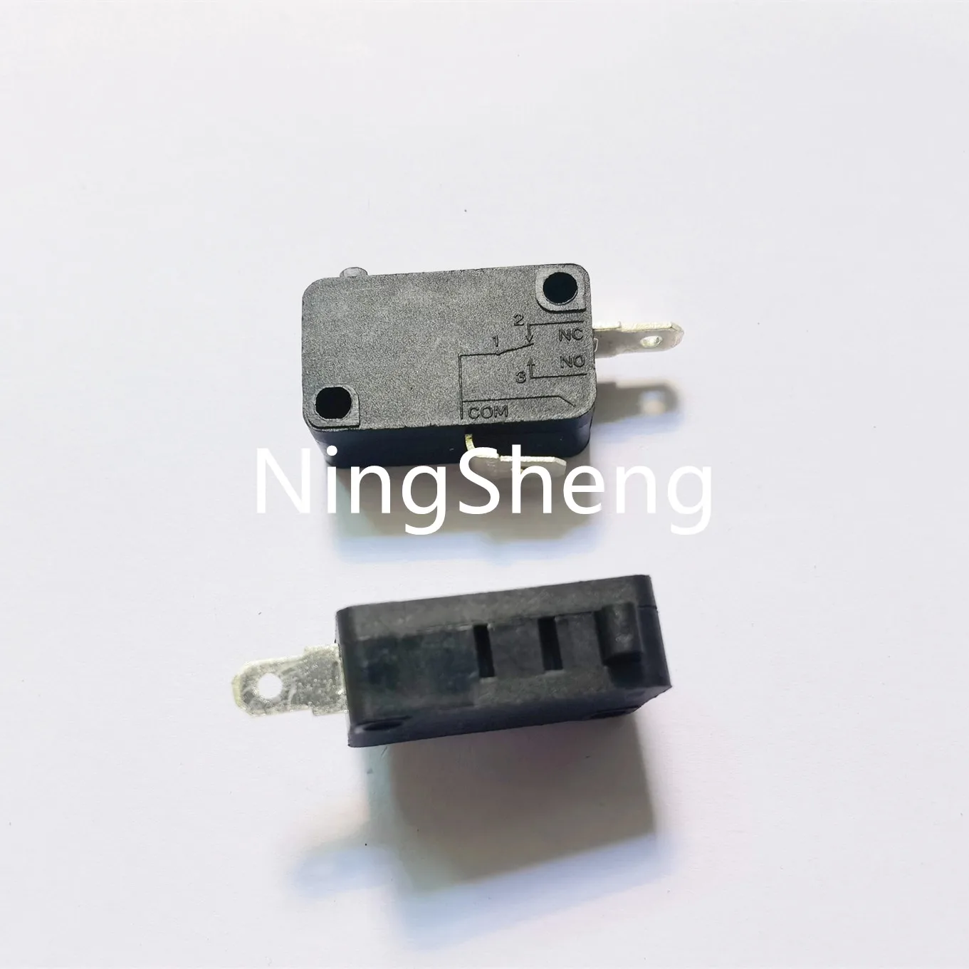 Original new 100% KW3AT-16 2pin micro switch 16(5)A 250V 1E4 T125 16A 125V one-way closed spot welding