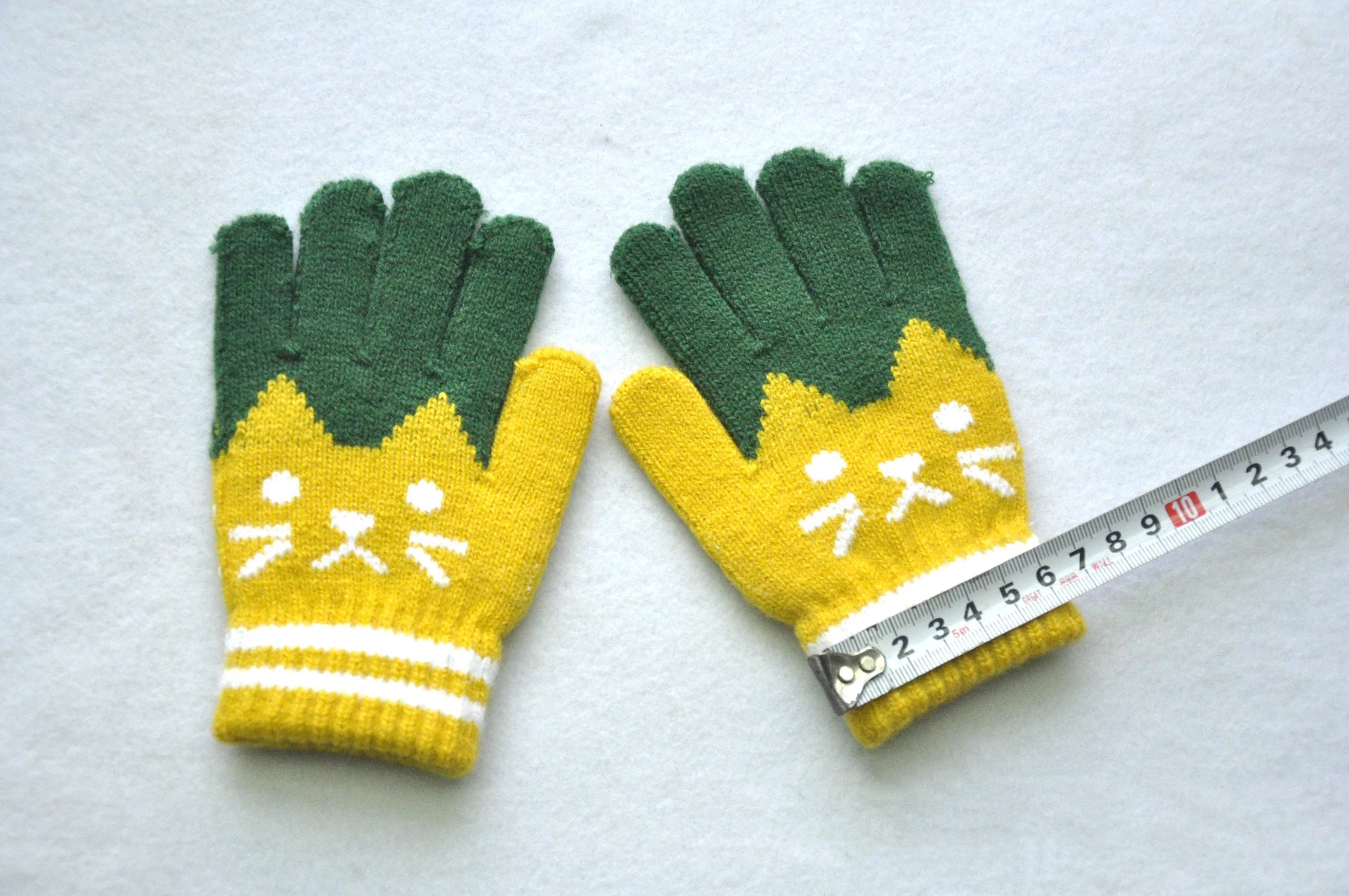 Cute 6-11Y Children Thickened Warm Gloves For Students Winter New Cat Knitted Mittens Outdoor Knitting Cycling Skiing Gloves