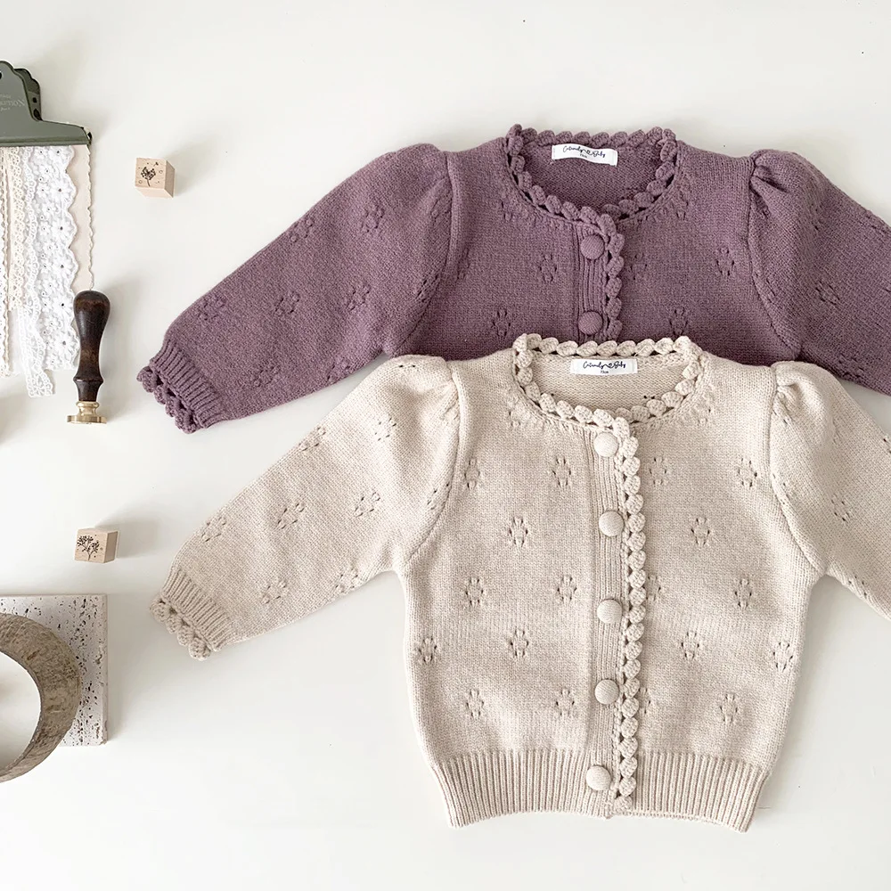 Nuevo suéter de punto de otoño para niñas pequeñas, cárdigan de ganchillo estilo princesa coreana para bebés y niños, ropa exterior suave, cálida y bonita