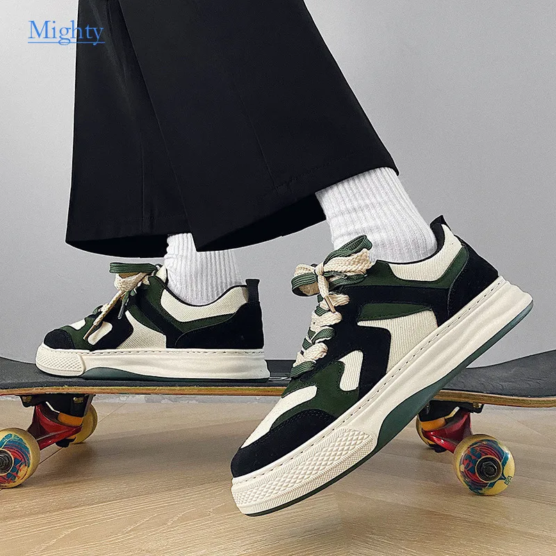 

Niche 2024 New Board Men Casual Male Skate Shoes De Training Fashion Leisure Sports Senshi Style Men's Trend Walking Sneakers