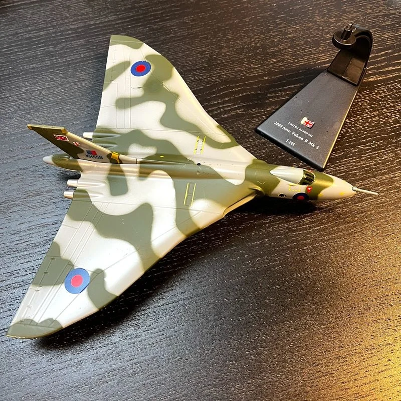 New To 1/200 Special Die-cast Metal British Vulcan Jet Bomber Finished Model Decoration Toys For Children Military