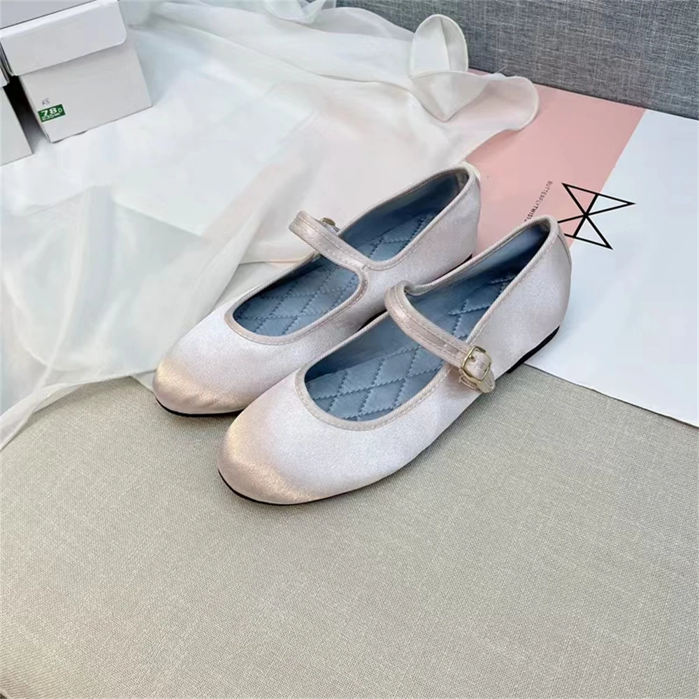 Brangdy 2022 Spring and Autumn Velvet Mary Jane Shoes Round Toe Single Shoes Women Black Beige Velvet 벨벳 메리 제인 신발 Metal Buckle