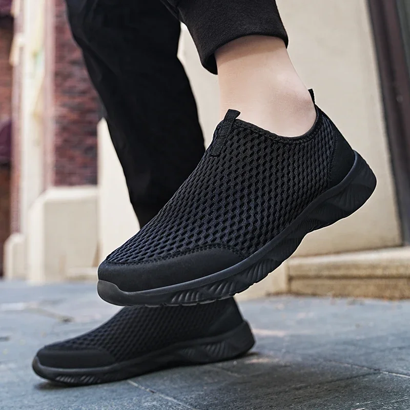 Rubber Hard-Wearing Sports Man Sneakers High Base Working Shoes Comfortable Walking Safety Shoe Man Net Loafers Men New Tennis