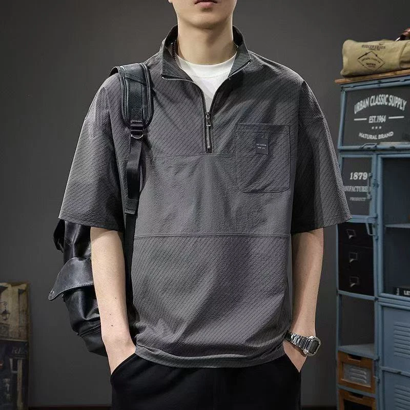 2026 New Summer Men Vintage Texture Stand Collar Half Zip Short Sleeve T Shirt Loose Thin Breathable American Casual Pocket Tee