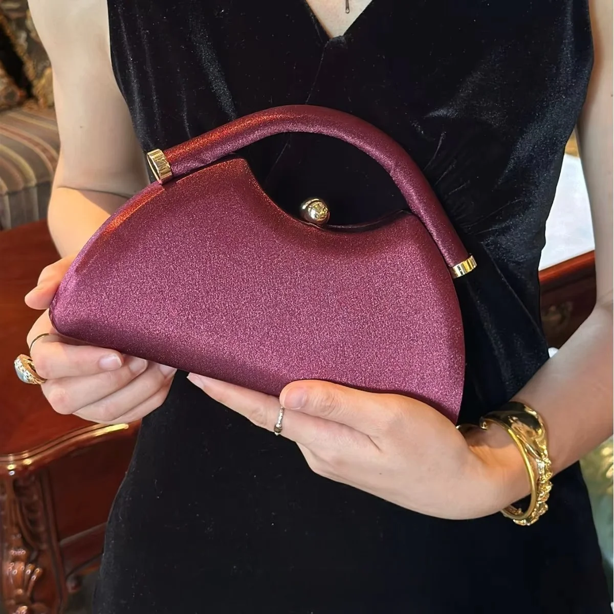 Senior Sense Triangle Small Bag Satin Banquet Bag Celebrity Long Dress Dinner Oblique Span Chain Handbag