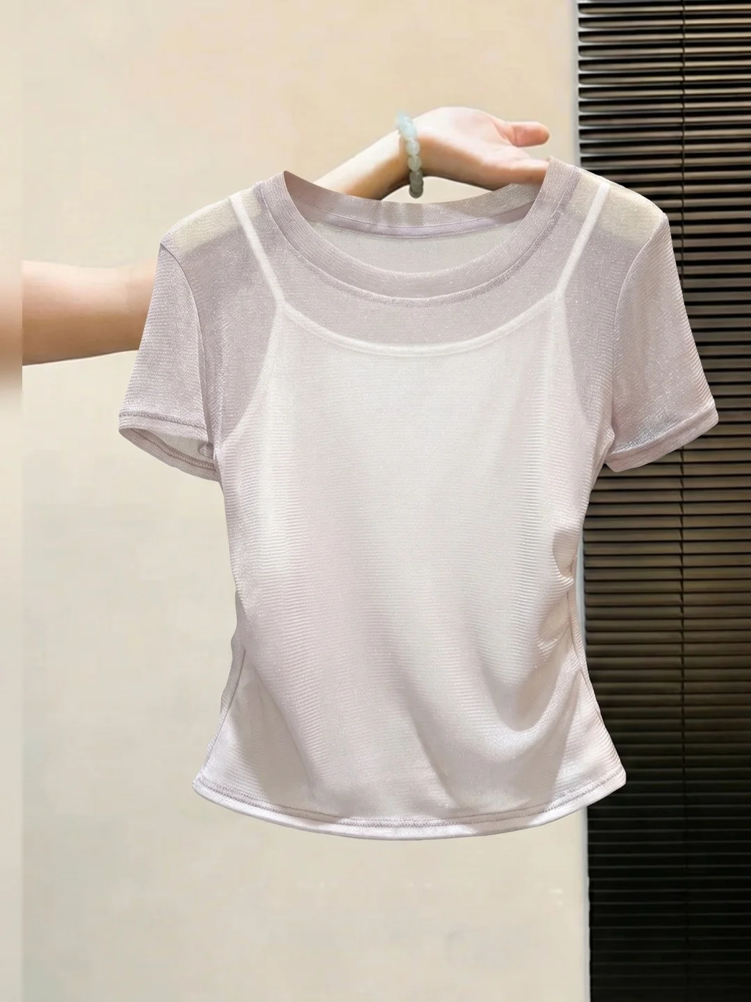 

Chic Commuter round Neck Short Sleeve T-Shirt Women's Fashionable Versatile Summer 2026 Design Korean Style Straight Cut Silk