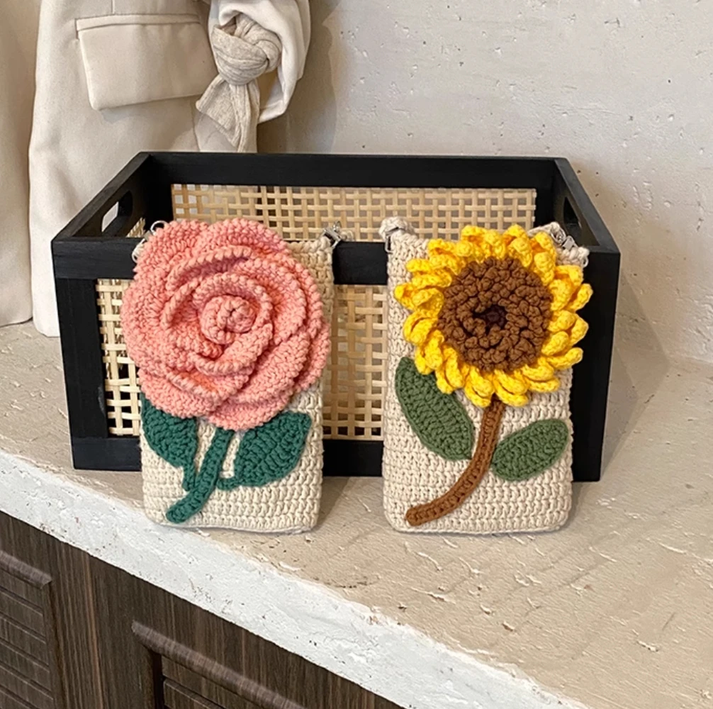 

2025 Autumn and Winter New Sunflower Crossbody Small Bag Commuting Mobile Phone Bag Wool Woven Flower Bag Finished Gift