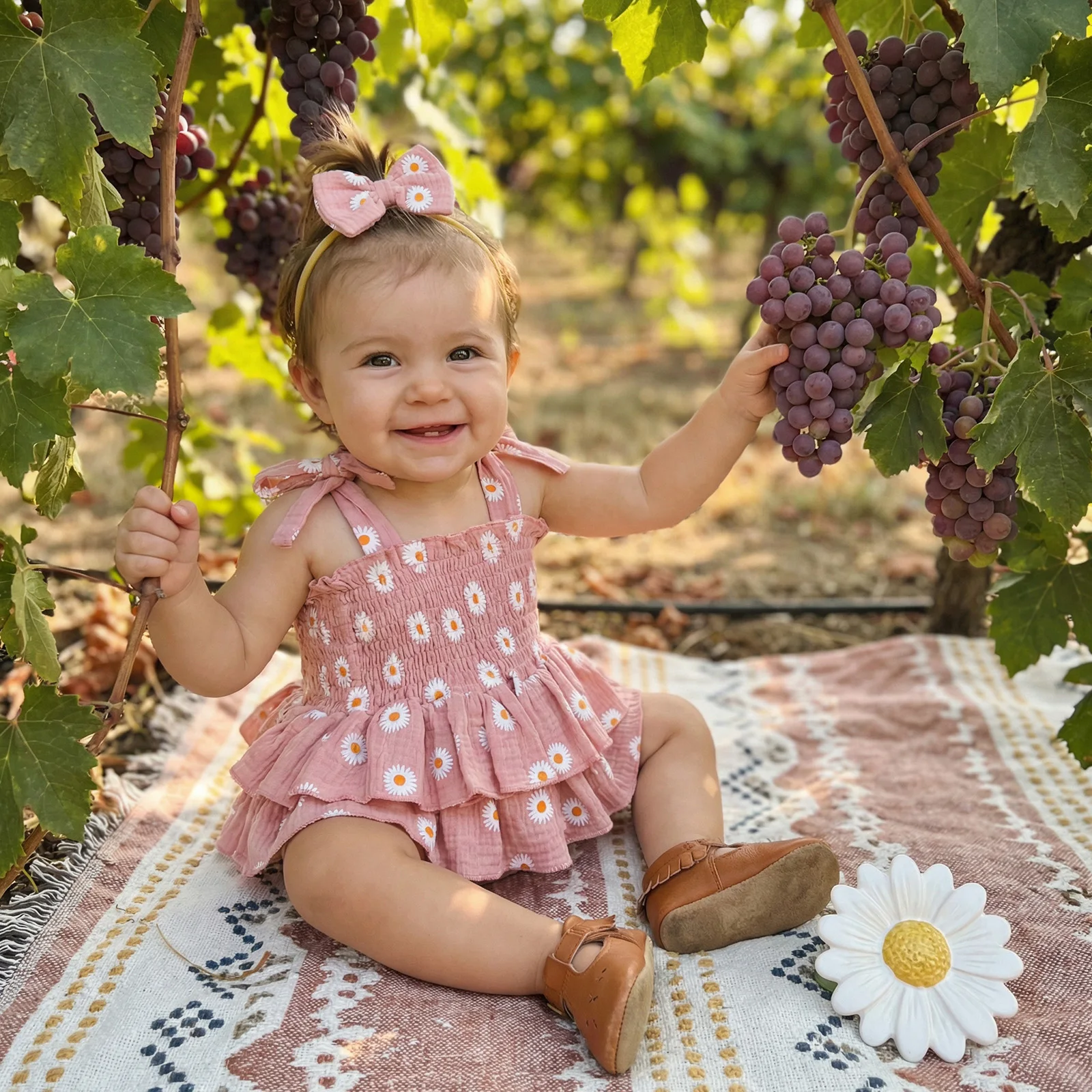 

Летний комбинезон-платье для девочек без рукавов с принтом ромашек, многослойный, на бретельках, с бантом и повязкой на голову