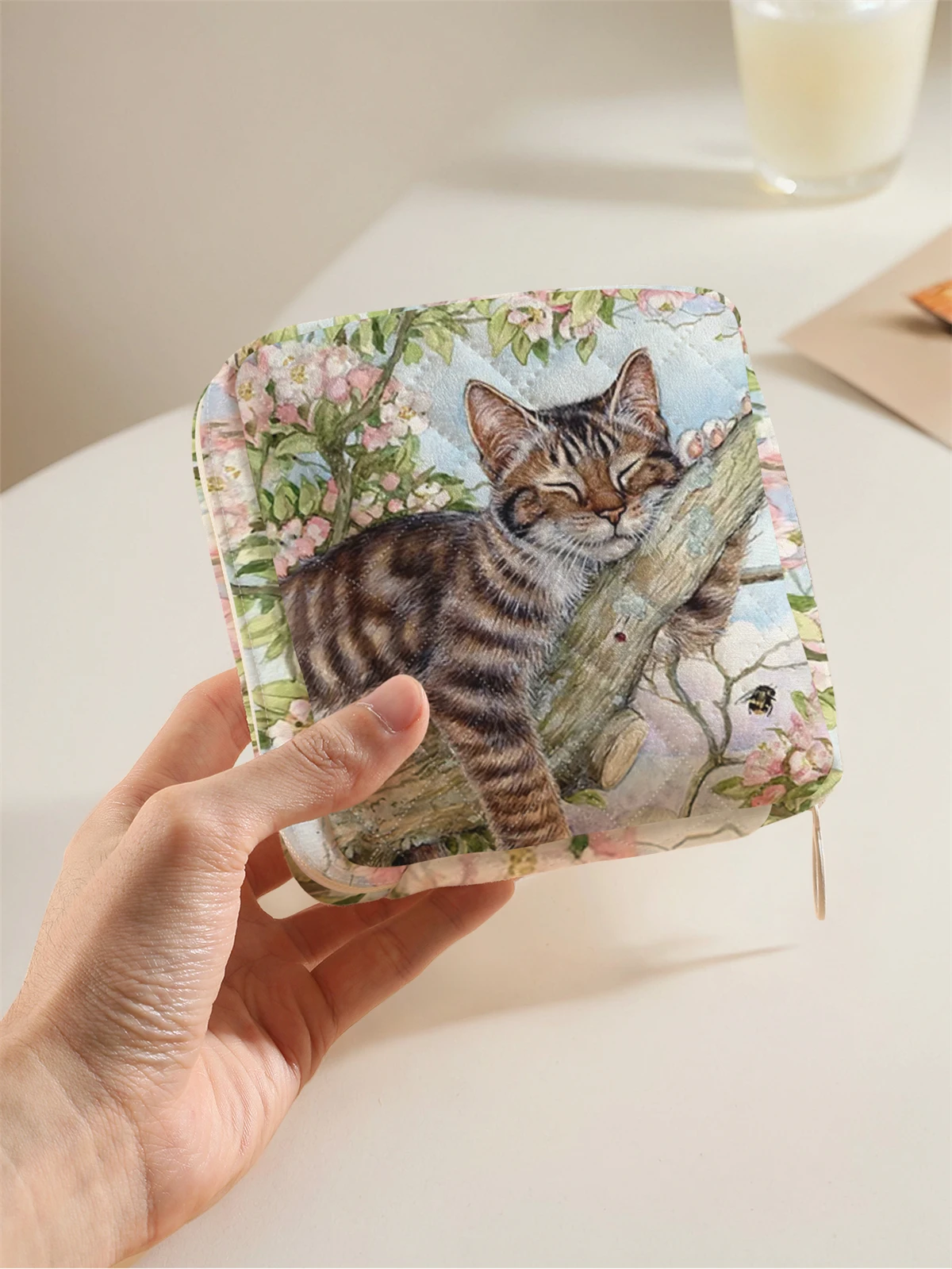 1 portable sanitary napkin storage bag, made of kitten pattern and diamond mesh material, lightweight women's tissue bag image 3
