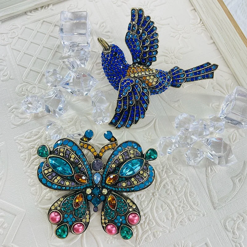 Classic Medieval Women Men Heavy Industry Crystal Bird Butterfly Pins Badges Vintage Palace Style Exquisite Animal Insect Brooch