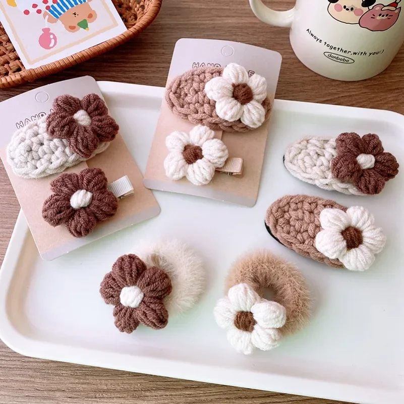 

Girls Hair Clips Wool Knitted Flower Hair Accessories Beige Winter Plush Hairband Sweet Baby Hairpins Handmade Crochet Barrettes