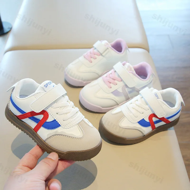 

Детская винтажная нескользящая повседневная спортивная обувь с низким берцем, осень 2024, новые модные универсальные удобные кроссовки для мальчиков с цветными блоками