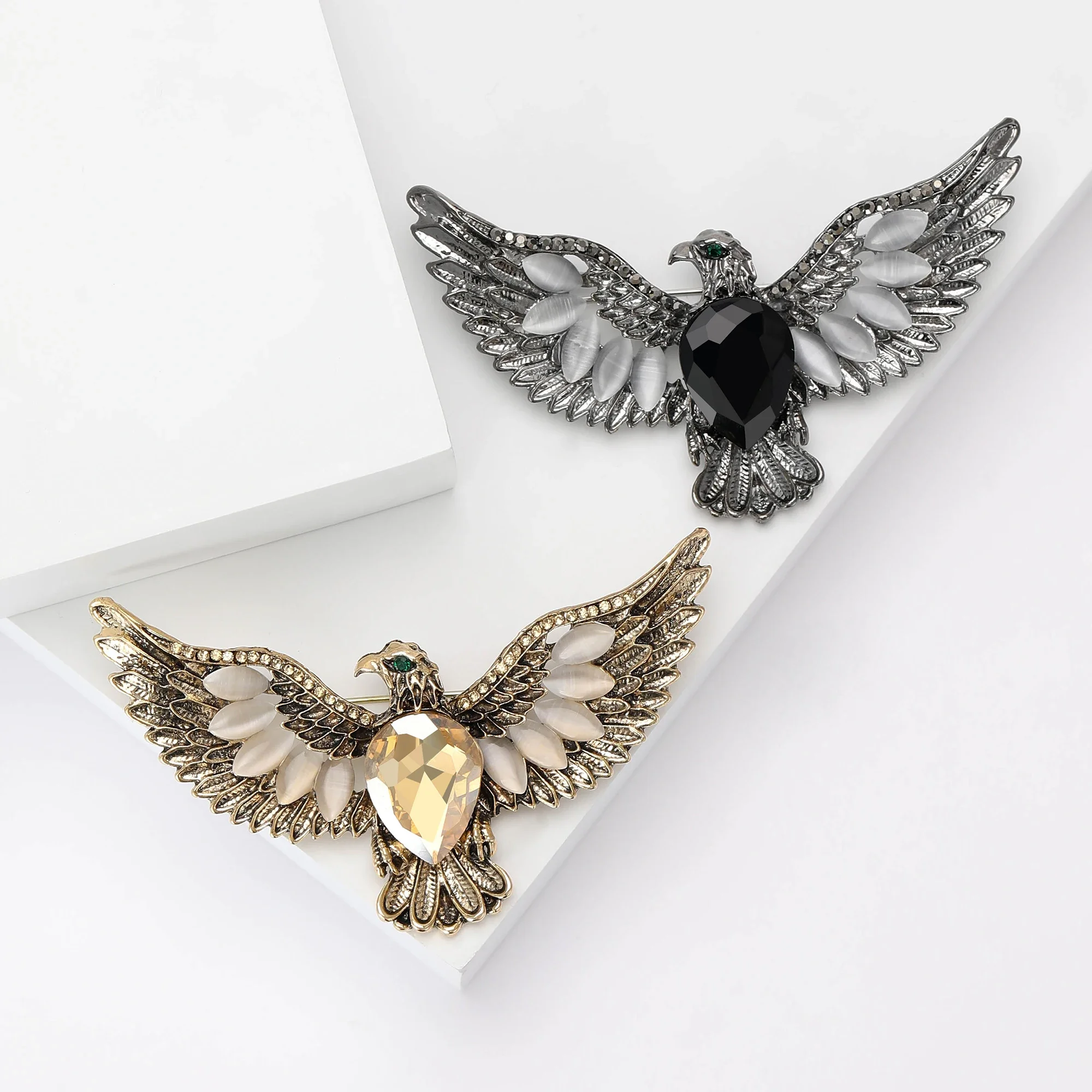 Alfileres de águila con diamantes de imitación para mujer, broches de animales de cristal brillante Unisex, regalos para amigos, fiesta de oficina, accesorios de joyería