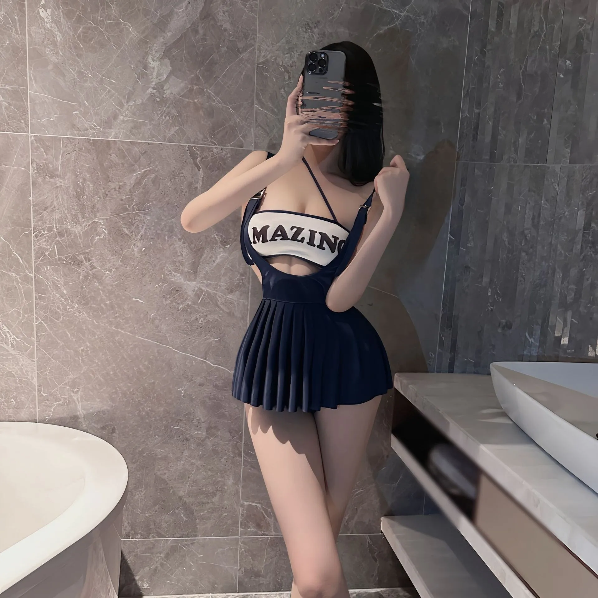 أزياء الصيف الغريبة الملابس النسائية غير المتماثلة الحمالة إلكتروني طباعة الحلو والطازجة نمط الكلية مطوي فستان أنيق 93SI