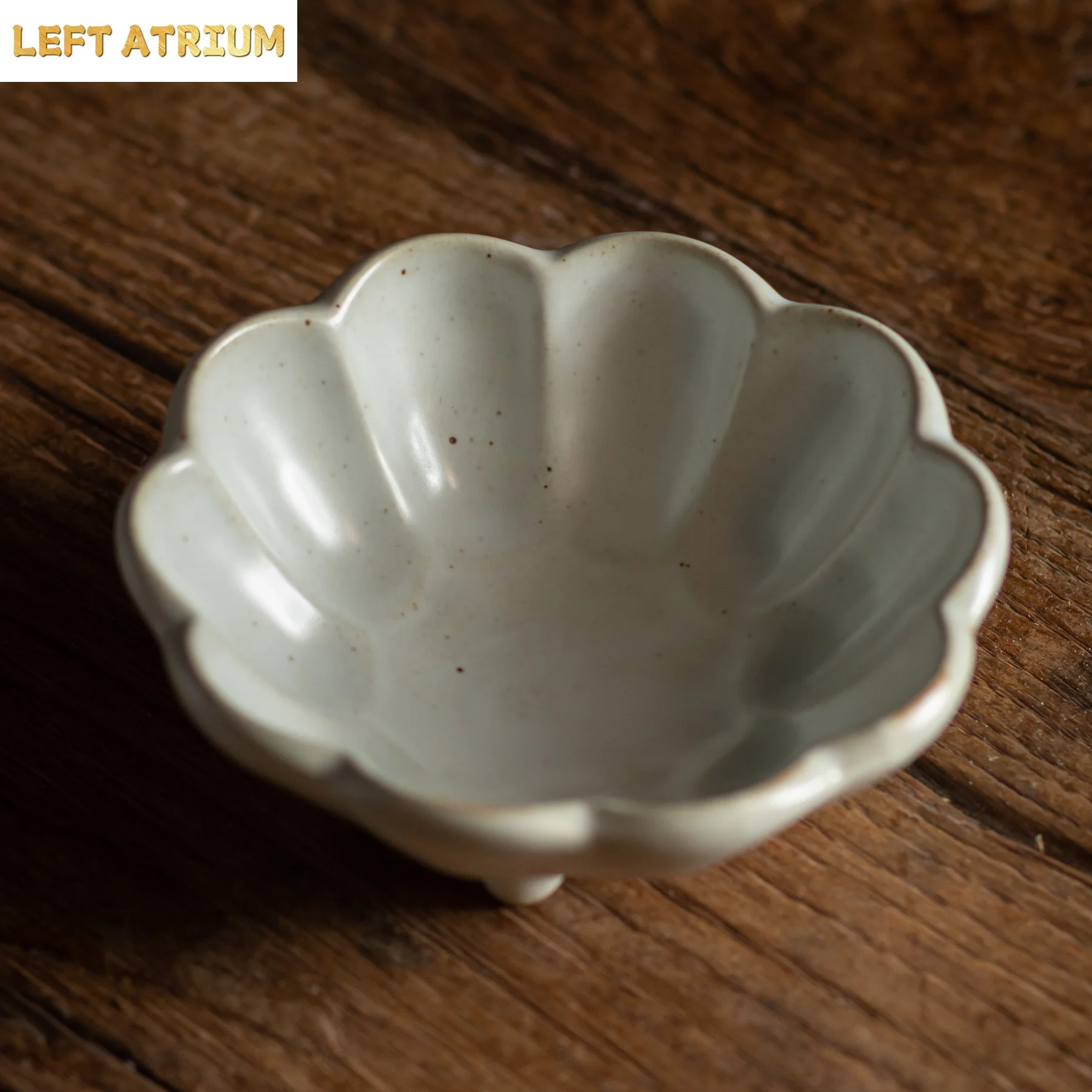 Vintage White Coarse Pottery Petal Shape Dish Kiln Turned Dessert Plate Household Restaurant Chic Snack Ceramic Tablewares