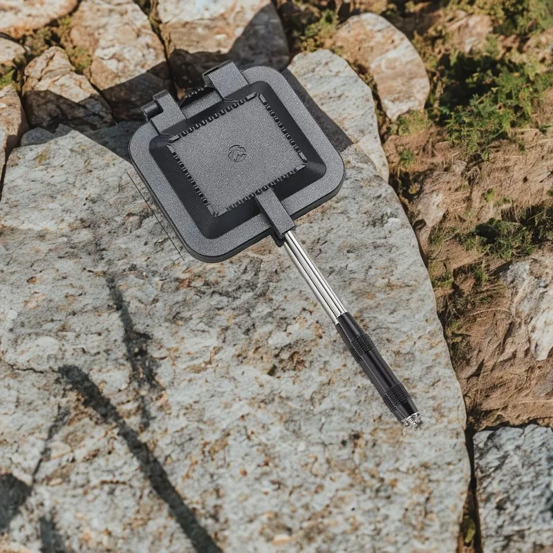 

CAMPINGMOON BKTT-1315 non-stick double-sided sandwich maker can be used for making grilled cheese sandwiches baking frying