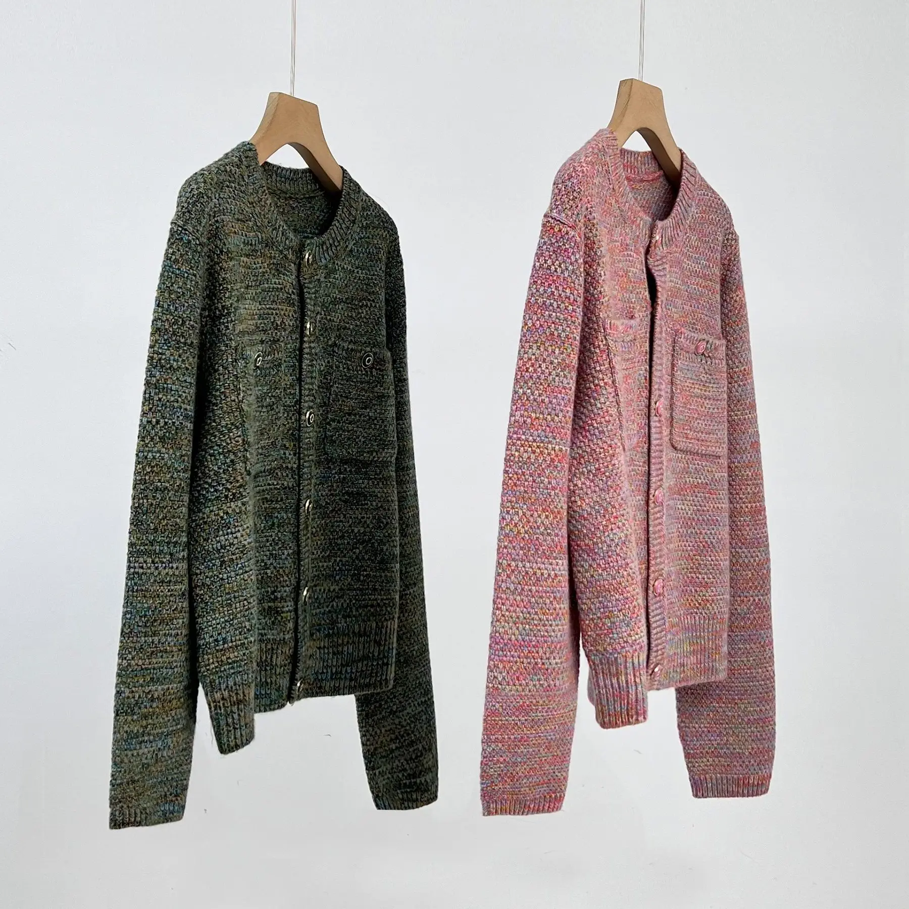 

New 2023 Autumn and Winter Women's Retro Arabesquitic Fabric Cashmere Cardigan 0925