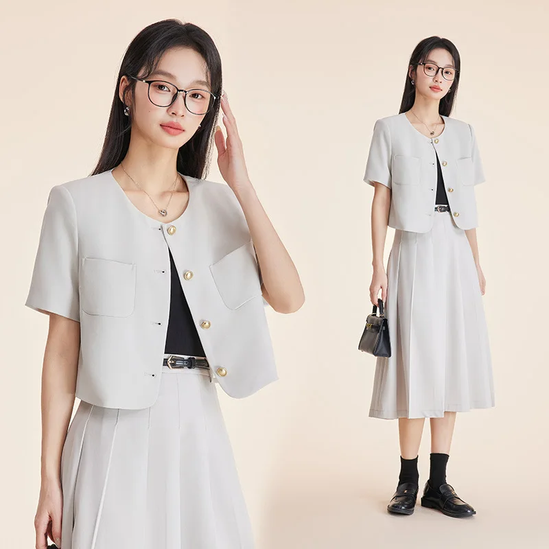 بدلة نسائية احترافية2025صيف نمط جديد لقسم المبيعات مقابلة رسمية قصيرة الأكمام بدلة غير رسمية ملابس العمل