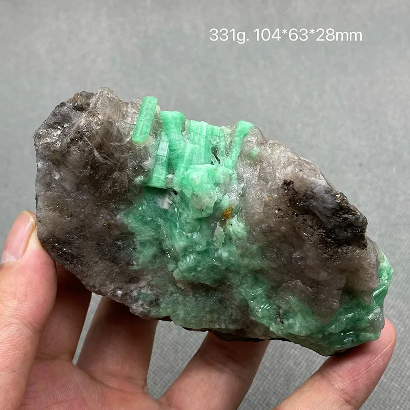 100% Natural green emerald mineral gem-grade crystal specimens stones and crystals quartz crystals