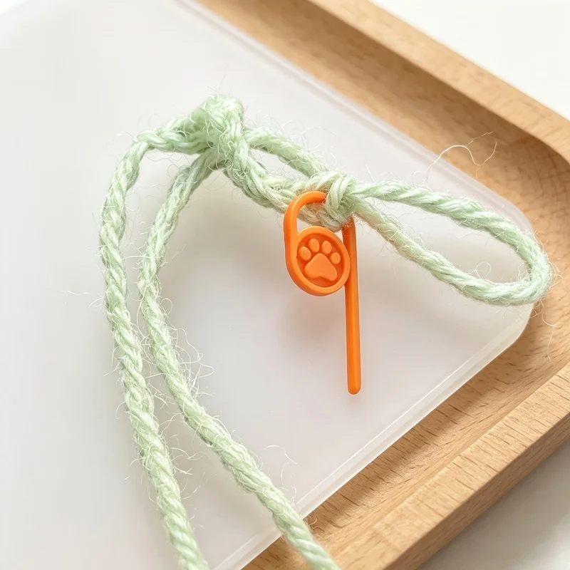 10/20/30Pcs Cute Paw Print Woven Bookmark, Open-End Marker Ring for Hand Crochet, Anti-Snag Yarn Marker, DIY Knitting Accessorie