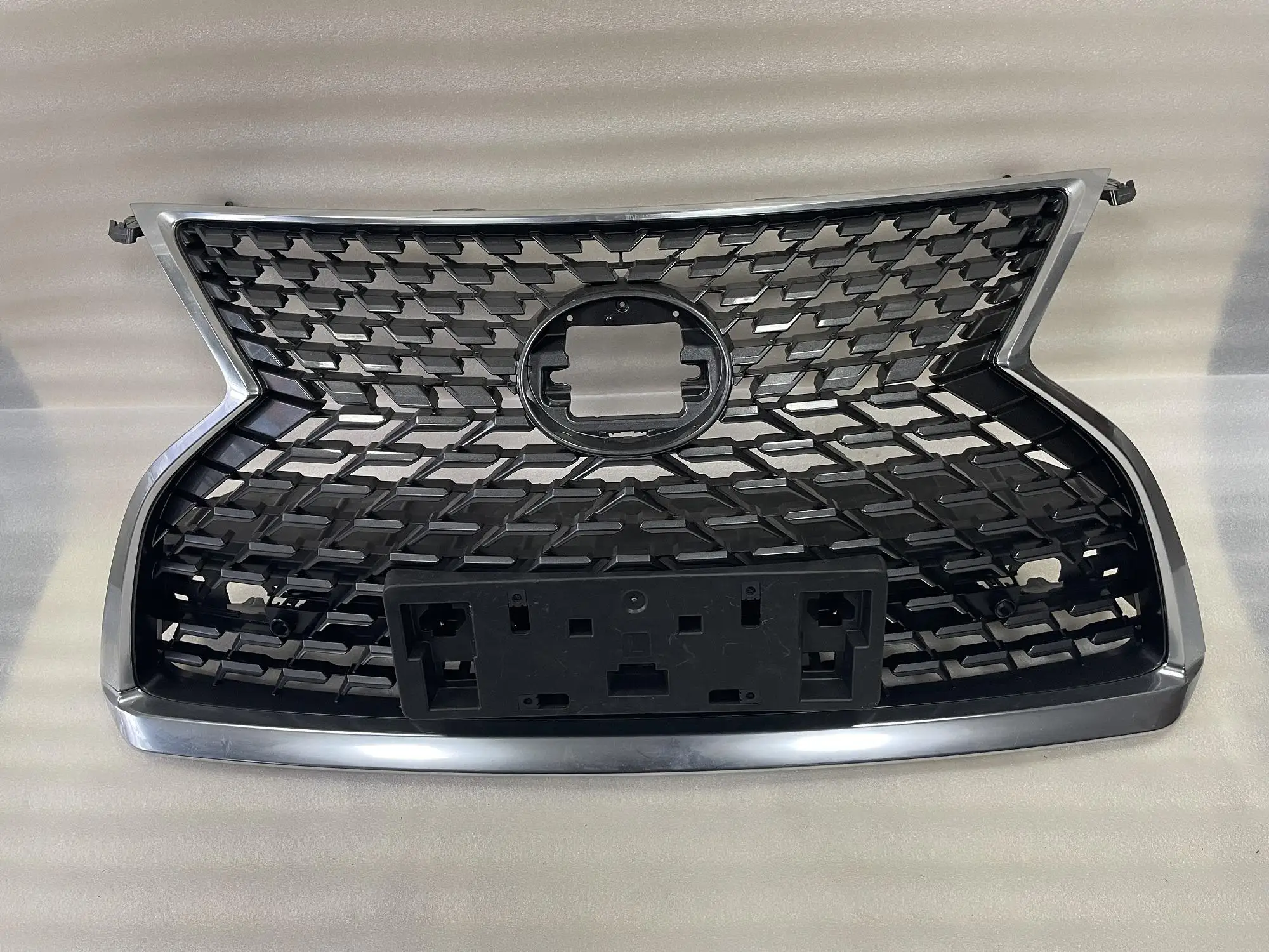 Car Grille 2018-2021for Lexus RX200T RX300 RX450H Medium Grid Small Surround Car Grille Original Auto Parts