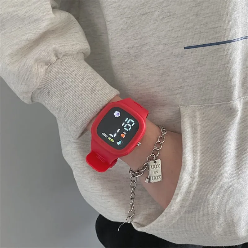 Reloj de estudiante de escuela primaria y secundaria, reloj de viento frío y guapo, rojo, Internet azul Klein, estilo escolar pequeño, nuevo