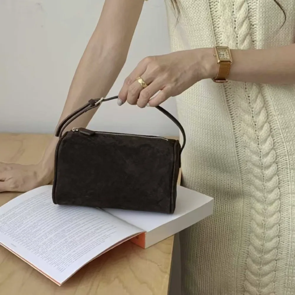 

[Full Leather Inside Outside] High-quality Mini Handheld Pen Holder Small Bag Women's Suede Underarm Bag Simple and Casual.