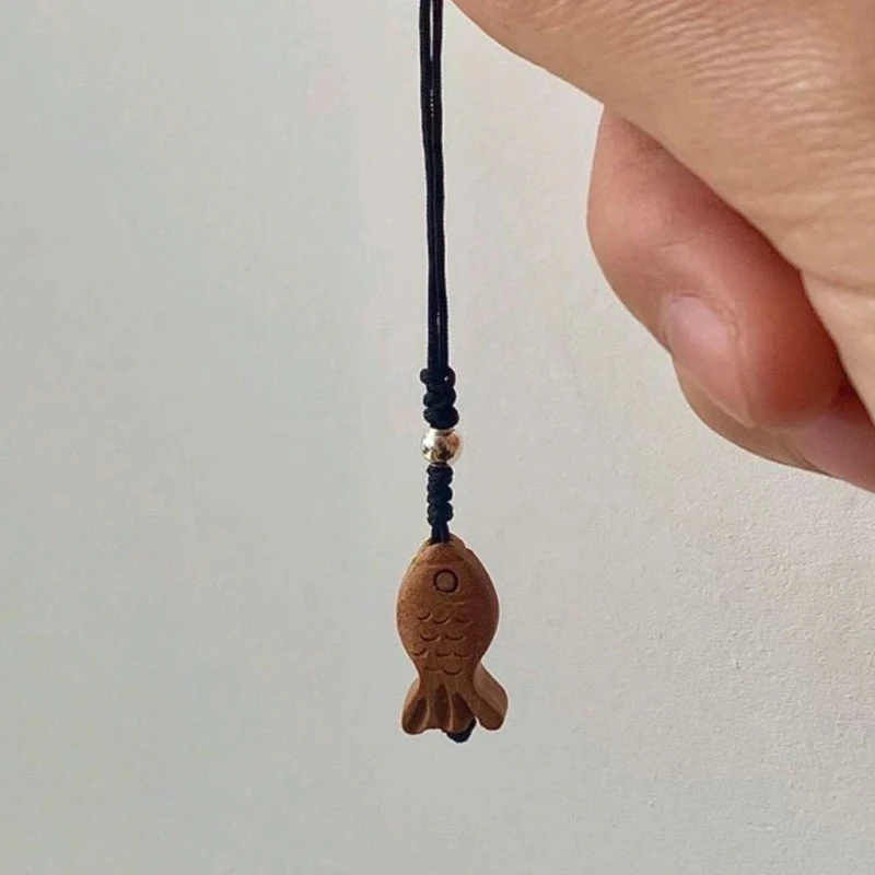 Cute Peach Wood Carving Fish Pendant Phone Chian Cartoon Taiyaki Keychain DIY Anti-lost Cell Phone Lanyard