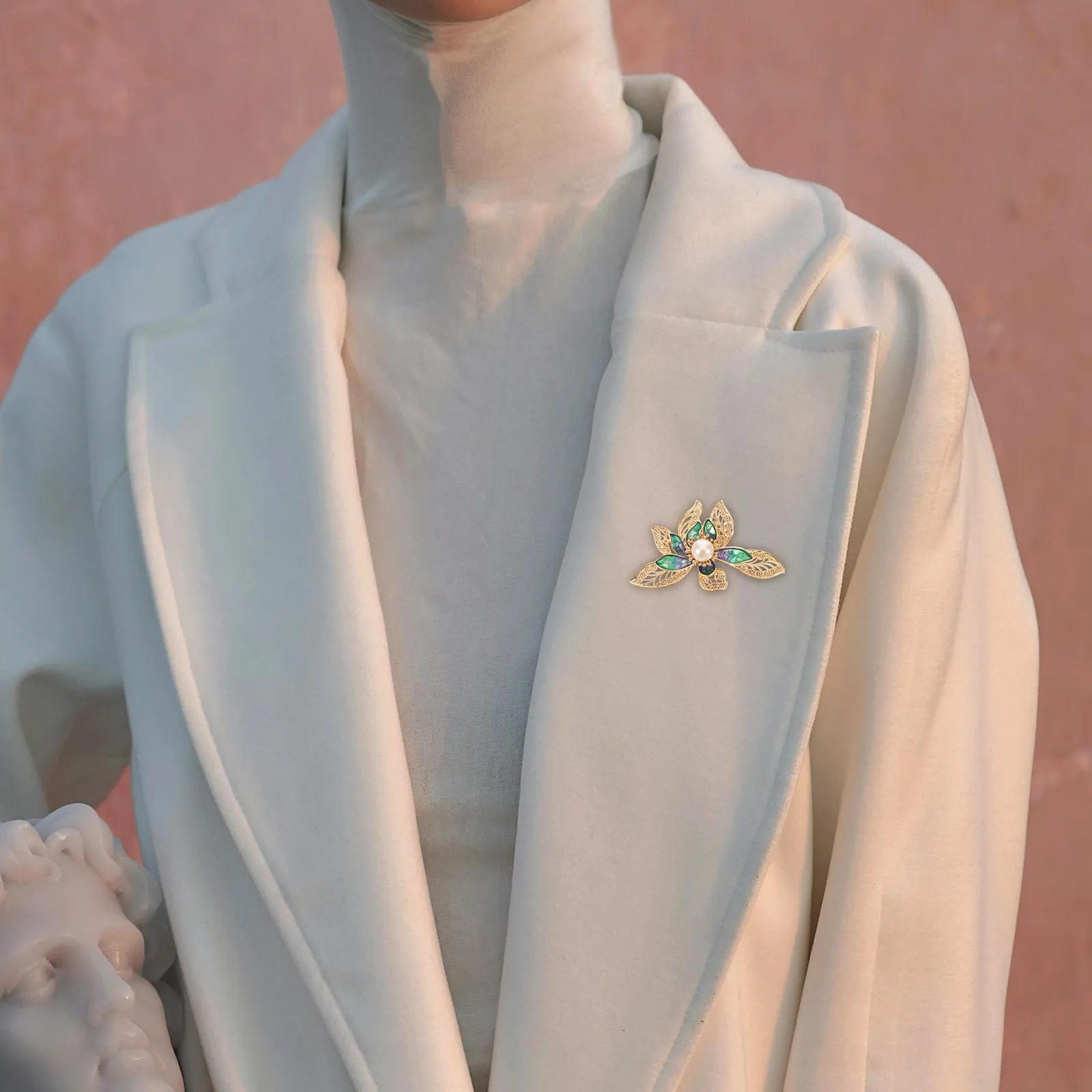 Flower Brooch Hollow Design with Artificial Pearls Crystal Wedding Jewelry Lapel Pin Bride Engagement Dress Hat Jacket