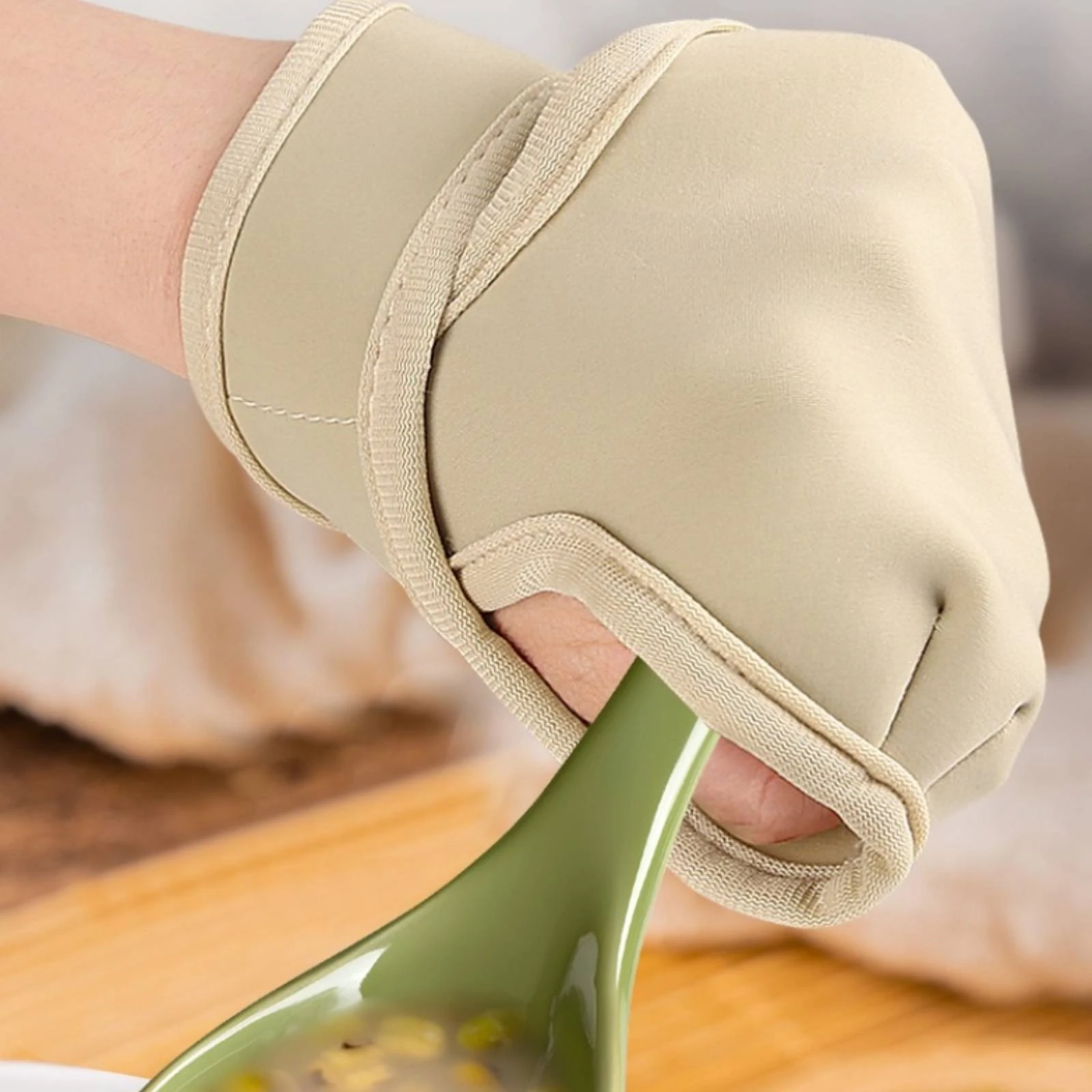 Utensil Hand Strap Universal Assisted Eating Strap Adaptive Utensil Holder Ergonomic Feeding Aid Anti-Slip for Disabled