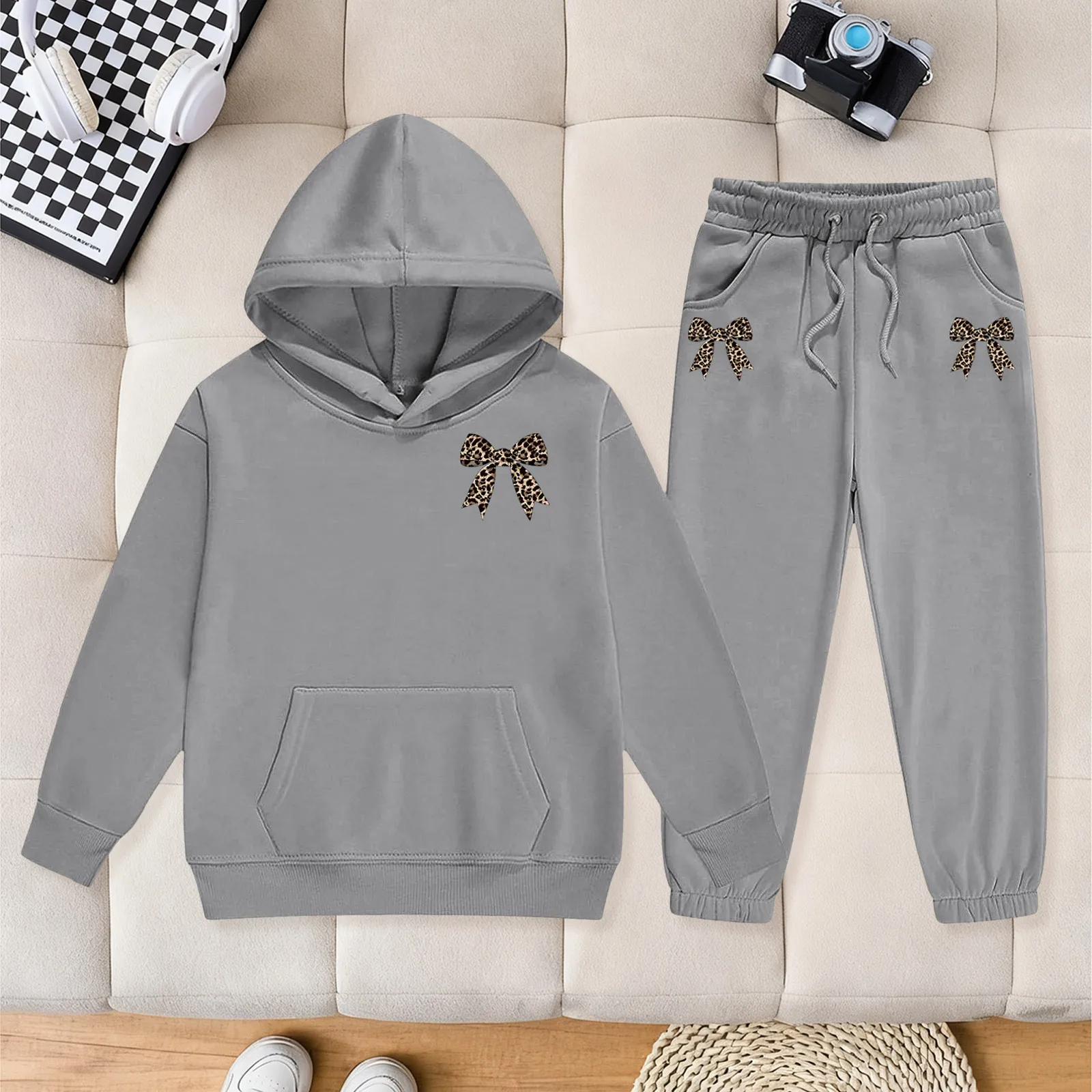 

Girls Hoodie Pants Sets Children Fashion Printed Design Classic Hooded Sweatshirt With Drawstring Casual Sweatpants For Kids
