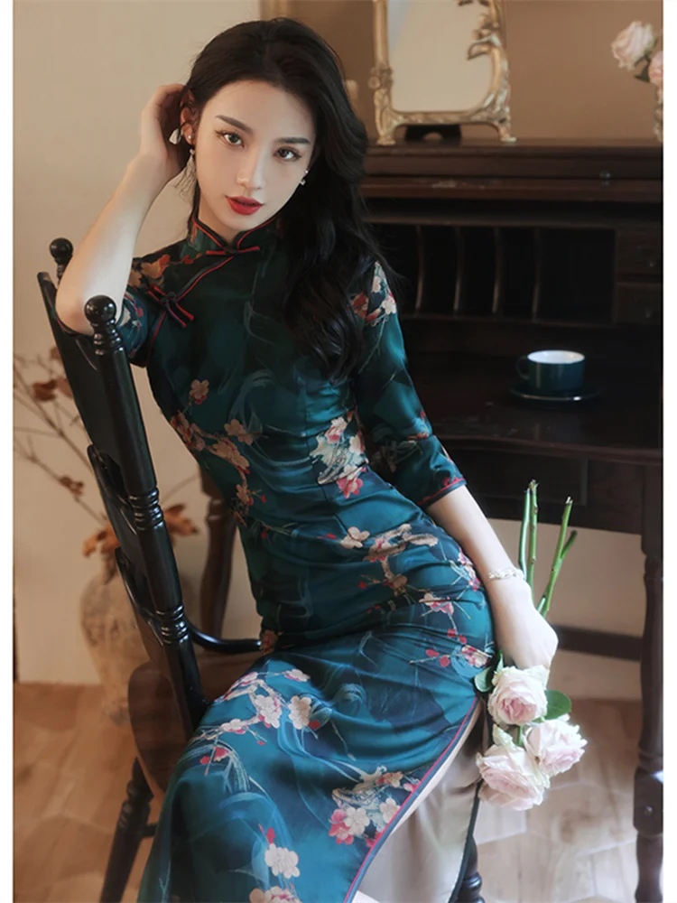 Women's Vintage Style Summer Long Dress Traditional Chinese Cheongsam Beautiful Floral Prints Half Sleeve Retro Elegant Qipao