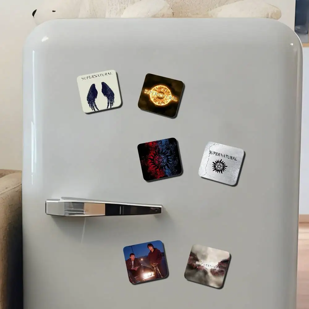 S-Supernatural Kühlschrankmagnet-Set, kreative quadratische dekorative selbstklebende Aufkleber, Magnete als Festivalgeschenk