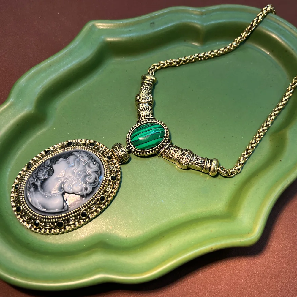 Western antique Cameo old jewelry set vintage court style plated real gold turquoise earrings necklace