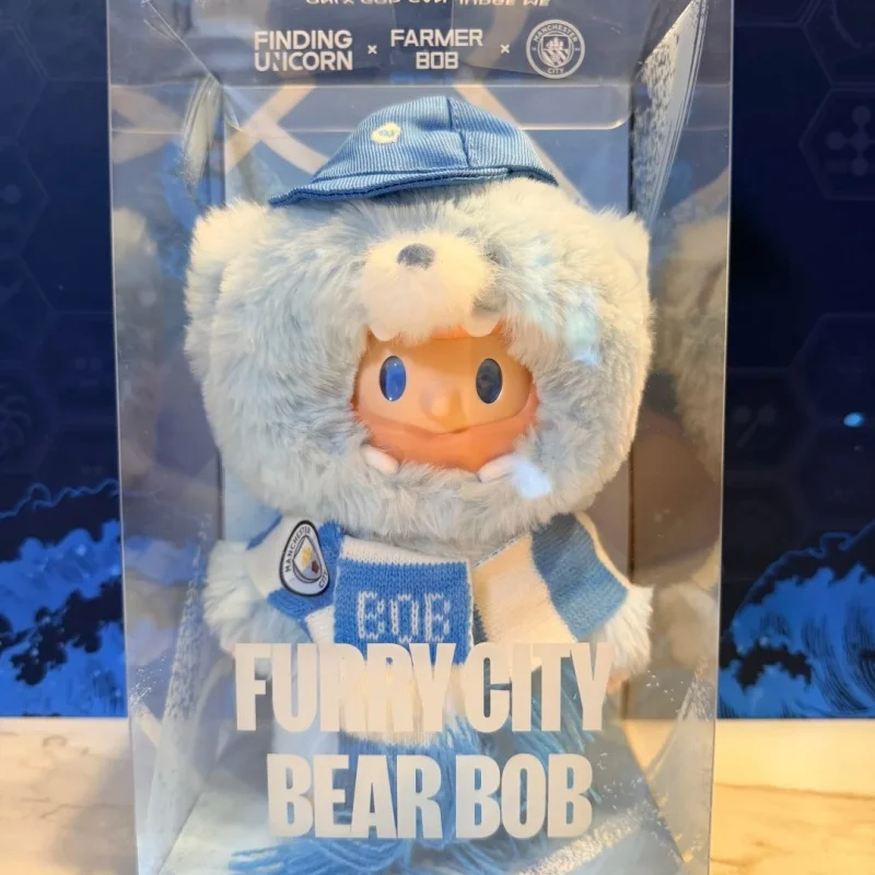 

Original Farmer Bob City Bear Bob Manchester City Vinyl Plush Action Figure Hanging Card Collectible Desk Ornament Model Gift